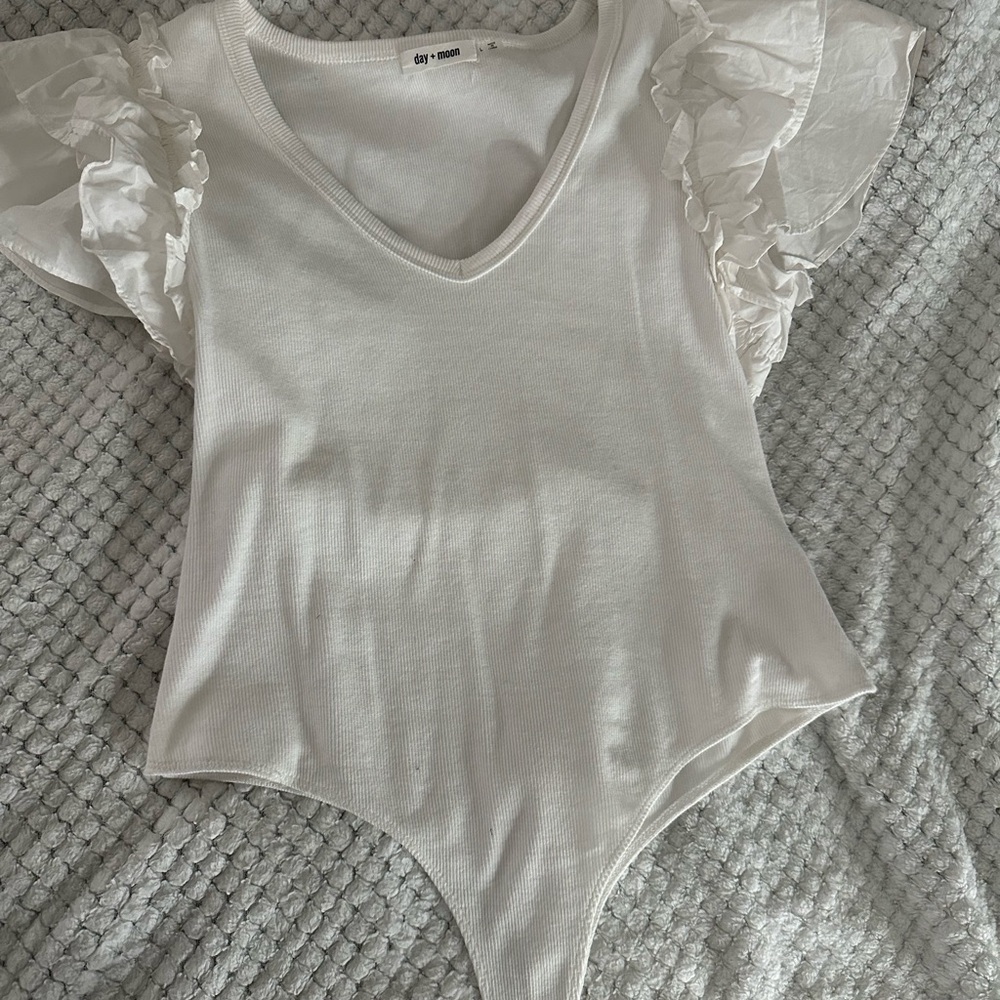 Elegant White Ruffled Sleeve Bodysuit